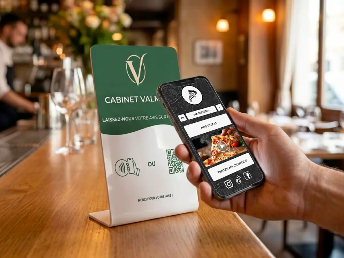 Client scannant un support NFC DigiZap pour jouer à la roue de la fortune dans un restaurant